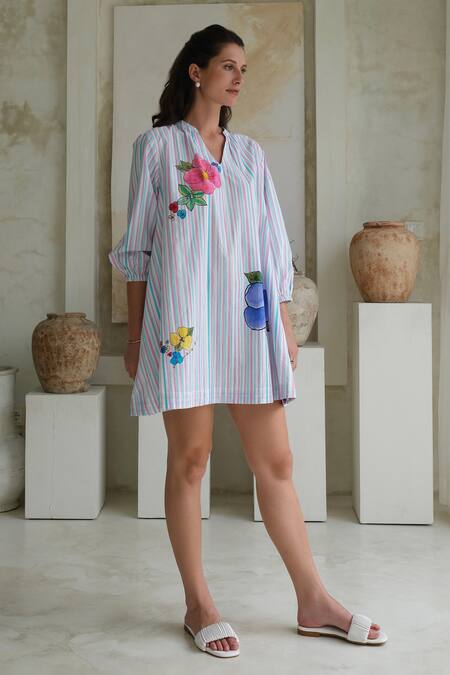 Roza Multi Color Poplin Printed Floral V-neck Wisteria Skater Dress at Aza Fashions Roza_Multi Color Poplin Printed Floral V-neck Wisteria Skater Dress _at_Aza_Fashions