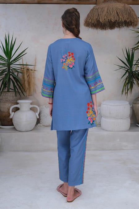 Shop Roza Blue Linen Printed Floral Notched Positano Tunic With Pant at Aza Fashions Shop_Roza_Blue Linen Printed Floral Notched Positano Tunic With Pant _at_Aza_Fashions