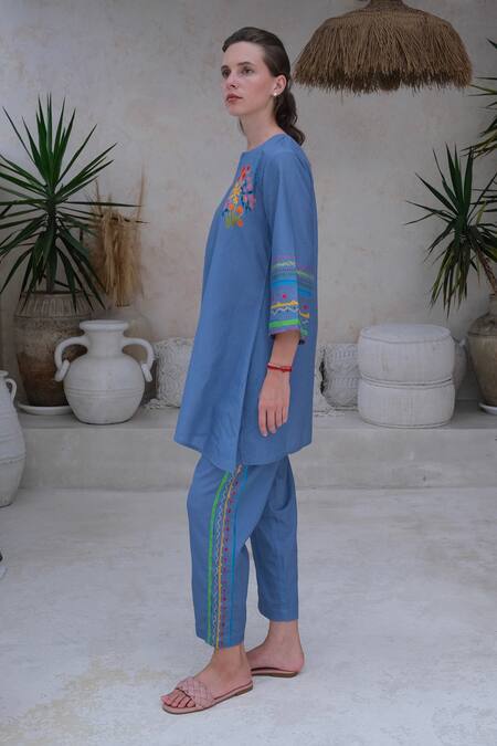Buy Roza Blue Linen Printed Floral Notched Positano Tunic With Pant Online at Aza Fashions Buy_Roza_Blue Linen Printed Floral Notched Positano Tunic With Pant _Online_at_Aza_Fashions