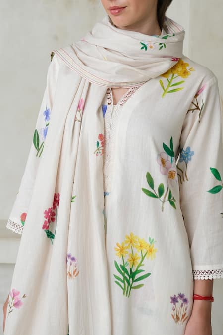 Roza Ivory Linen Printed Floral V-neck Amelia Long Kurta With Pant Online at Aza Fashions Roza_Ivory Linen Printed Floral V-neck Amelia Long Kurta With Pant _Online_at_Aza_Fashions