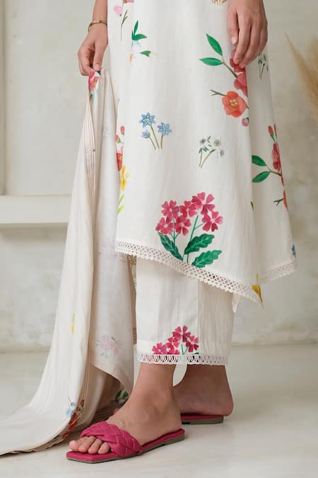 Buy Roza Ivory Linen Printed Floral V-neck Amelia Long Kurta With Pant Online at Aza Fashions Buy_Roza_Ivory Linen Printed Floral V-neck Amelia Long Kurta With Pant _Online_at_Aza_Fashions