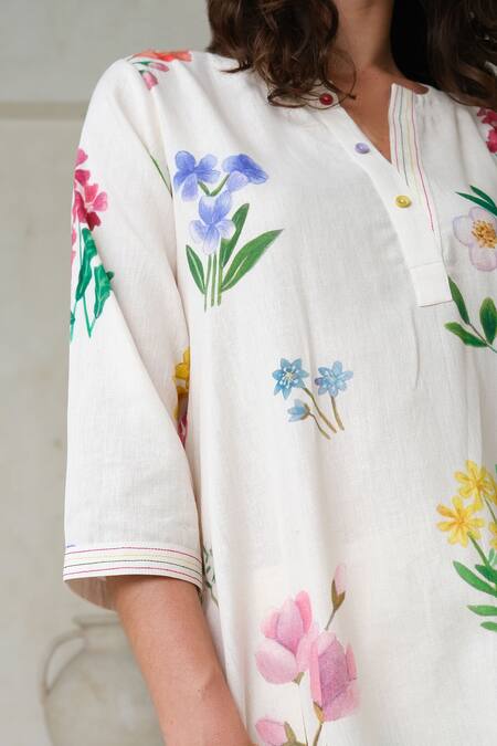 Roza_Ivory Linen Printed Floral V-neck Amelia Short Kurta With Pant _Online_at_Aza_Fashions