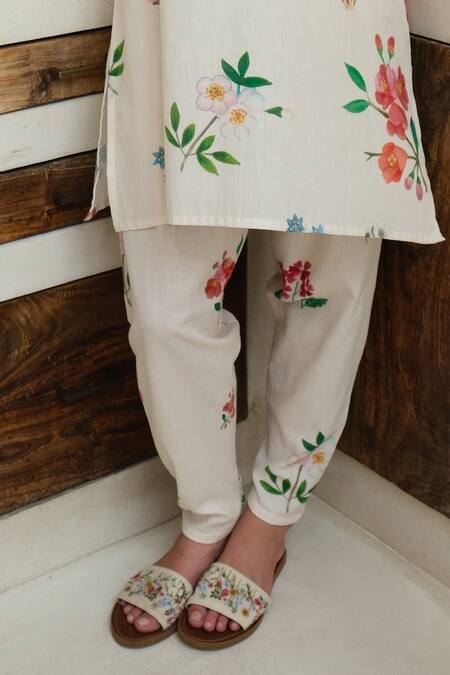 Shop_Roza_Ivory Linen Printed Floral V-neck Amelia Short Kurta With Pant _Online_at_Aza_Fashions