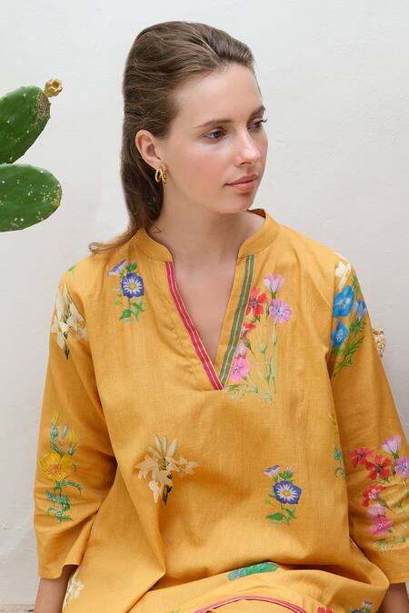 Roza_Yellow Linen Print Marigold V Collar Short Tunic With Pant _Online_at_Aza_Fashions