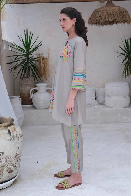 Shop Roza Beige Linen Embroidery Open Neck Positano Floral Print Tunic With Pant Online at Aza Fashions Shop_Roza_Beige Linen Embroidery Open Neck Positano Floral Print Tunic With Pant _Online_at_Aza_Fashions