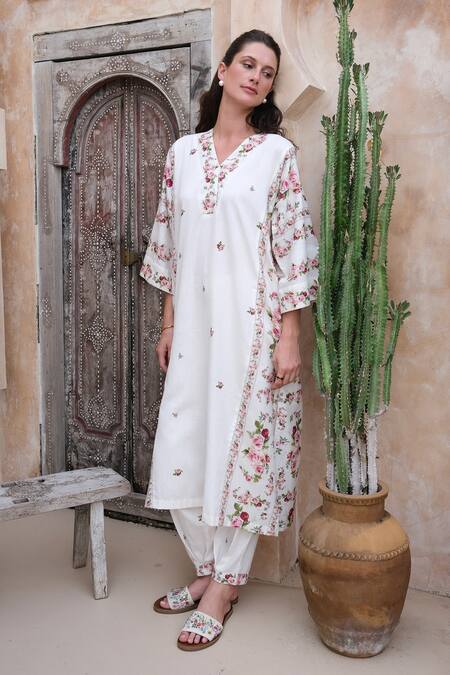 Shop Roza Ivory Linen Print Vintage Rose V Neck Phiran Kurta With Pant Online at Aza Fashions Shop_Roza_Ivory Linen Print Vintage Rose V Neck Phiran Kurta With Pant _Online_at_Aza_Fashions