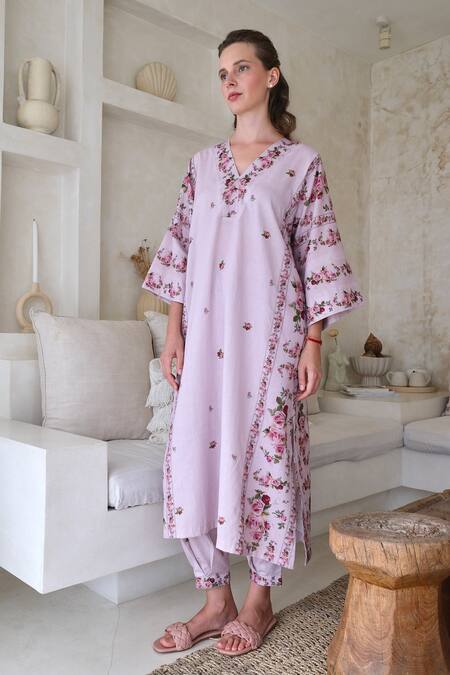 Buy Roza Purple Linen Print Vintage Rose V Neck Phiran Kurta And Pant Set Online at Aza Fashions Buy_Roza_Purple Linen Print Vintage Rose V Neck Phiran Kurta And Pant Set _Online_at_Aza_Fashions