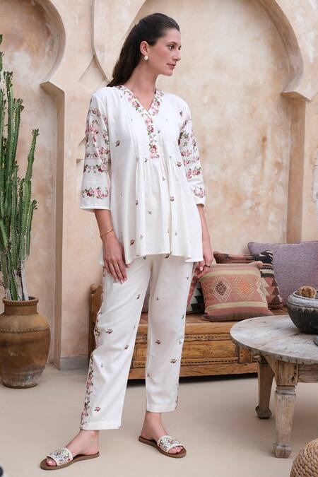 Buy Roza Ivory Linen Print Vintage Rose V Neck Tunic With Pant Online at Aza Fashions Buy_Roza_Ivory Linen Print Vintage Rose V Neck Tunic With Pant _Online_at_Aza_Fashions