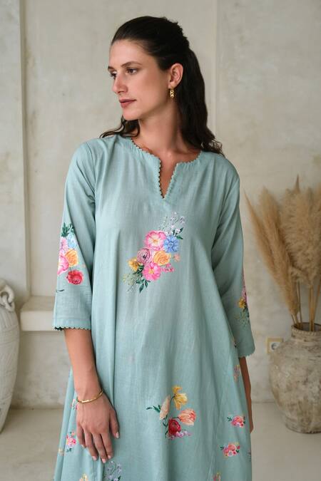 Roza Blue Linen Print Floral Notched Rosita Kurta With Pant Online at Aza Fashions Roza_Blue Linen Print Floral Notched Rosita Kurta With Pant _Online_at_Aza_Fashions