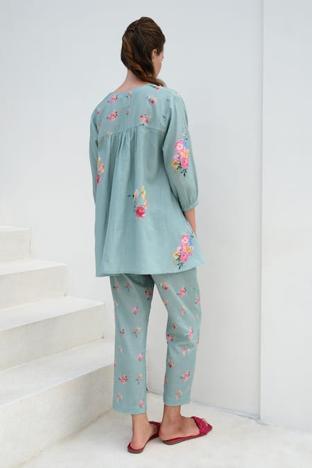 Shop Roza Blue Linen Print Floral V Neck Rosita Top With Pant at Aza Fashions Shop_Roza_Blue Linen Print Floral V Neck Rosita Top With Pant _at_Aza_Fashions