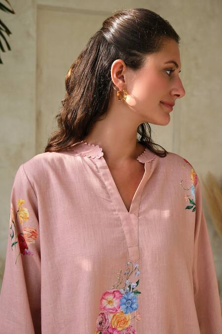 Roza Pink Linen Embroidery Collared, V-neck Rosita Print Tunic Online at Aza Fashions Roza_Pink Linen Embroidery Collared, V-neck Rosita Print Tunic _Online_at_Aza_Fashions