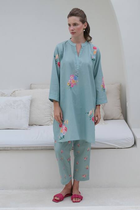 Shop Roza Blue Linen Print Floral Collared V Neck Rosita Short Tunic at Aza Fashions Shop_Roza_Blue Linen Print Floral Collared V Neck Rosita Short Tunic _at_Aza_Fashions