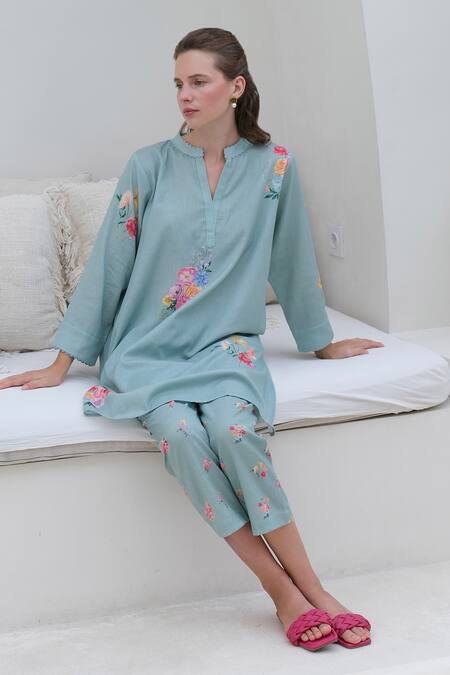 Buy Roza Blue Linen Print Floral Collared V Neck Rosita Short Tunic Online at Aza Fashions Buy_Roza_Blue Linen Print Floral Collared V Neck Rosita Short Tunic _Online_at_Aza_Fashions