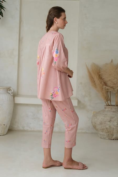Shop Roza Pink Linen Printed Floral V-neck Rosita Flower Top With Pant at Aza Fashions Shop_Roza_Pink Linen Printed Floral V-neck Rosita Flower Top With Pant _at_Aza_Fashions