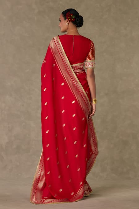 Buy_Masaba_Red Jacquard, Silk Haath Phool Pattern Saree With Unstitched Blouse Fabric _Online_at_Aza_Fashions