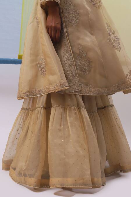 Shop Sue Mue Beige Handloom Cotton, Farasha Zardozi Floral Peplum Kurta Tiered Set Online at Aza Fashions Shop_Sue Mue_Beige Handloom Cotton, Farasha Zardozi Floral Peplum Kurta Tiered Set _Online_at_Aza_Fashions