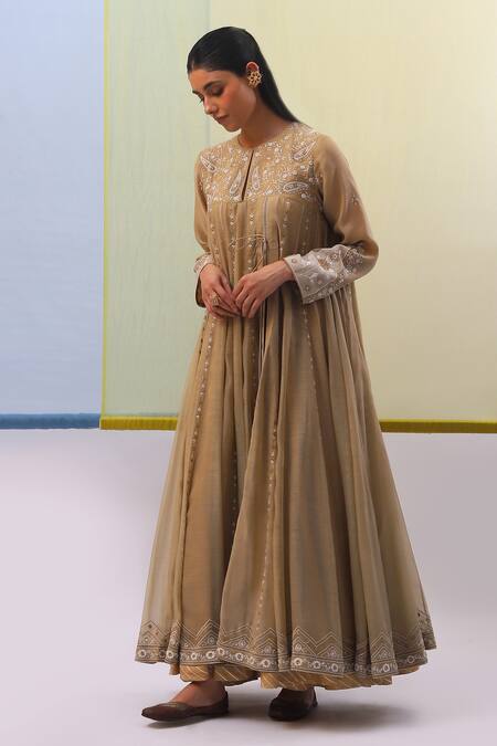 Shop Sue Mue Beige Handloom Cotton, Chanderi, Wahida Mughal Floral Anarkali Churidar Set Shop_Sue Mue_Beige Handloom Cotton, Chanderi, Wahida Mughal Floral Anarkali Churidar Set