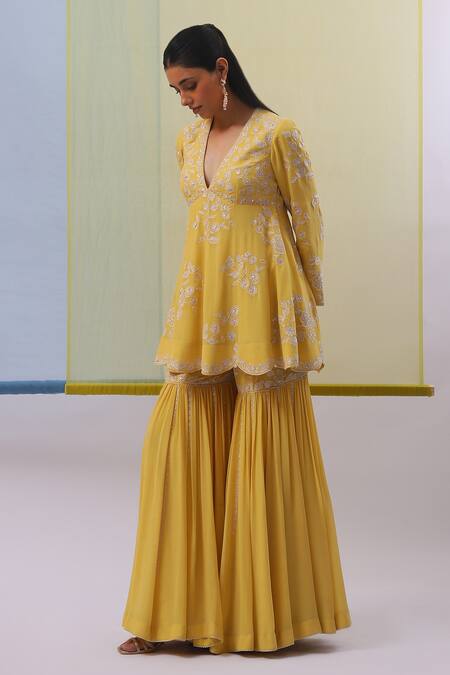 Buy Sue Mue Yellow Organza, Sequins, Ashraqat Thread Short Kalidar Gharara Set Buy_Sue Mue_Yellow Organza, Sequins, Ashraqat Thread Short Kalidar Gharara Set