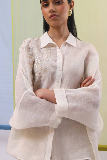 Sue Mue Off White Linen Embroidery Shawl Neck Abia Thread Shirt With Pant at Aza Fashions Sue Mue_Off White Linen Embroidery Shawl Neck Abia Thread Shirt With Pant _at_Aza_Fashions
