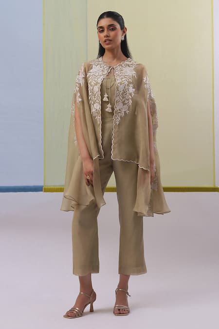 Sue Mue Noya Gara Embroidered Cape With Pant 