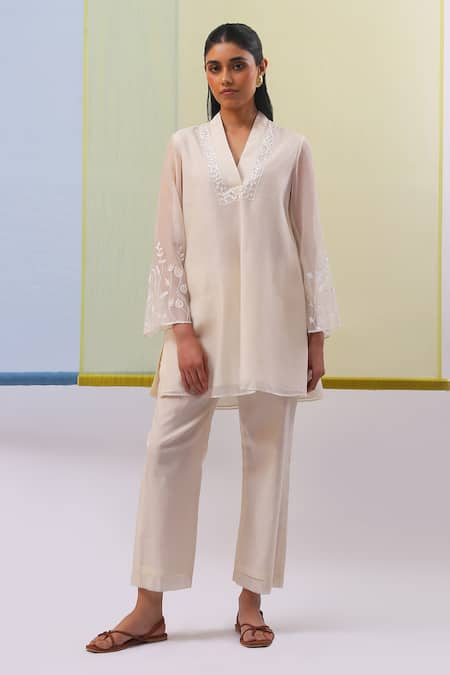 Sue Mue Arfa Gara Embroidered Tunic With Pant 