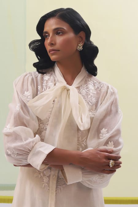 Buy Sue Mue Off White Chanderi Embroidery Turtle Neck Naura Gara Shirt With Pant Online at Aza Fashions Buy_Sue Mue_Off White Chanderi Embroidery Turtle Neck Naura Gara Shirt With Pant _Online_at_Aza_Fashions