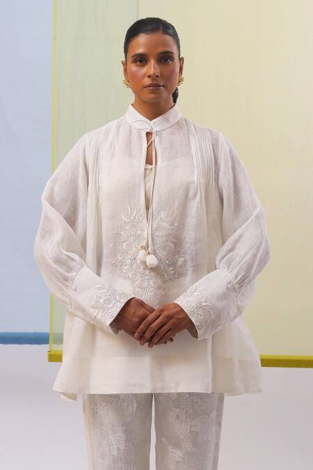 Sue Mue Off White Linen Embroidery Mandarin Collar Diwa Floral Tunic With Pant Online at Aza Fashions Sue Mue_Off White Linen Embroidery Mandarin Collar Diwa Floral Tunic With Pant _Online_at_Aza_Fashions
