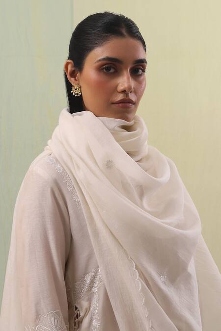 Shop Sue Mue Off White Chanderi, Cotton Embroidery Mandarin Shazi Floral Kurta Pant Set Online at Aza Fashions Shop_Sue Mue_Off White Chanderi, Cotton Embroidery Mandarin Shazi Floral Kurta Pant Set _Online_at_Aza_Fashions