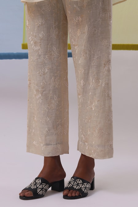 Shop_Sue Mue_Off White Chanderi, Cotton Embroidery Nahta Patri Fleur Patch Tunic With Pant _Online_at_Aza_Fashions