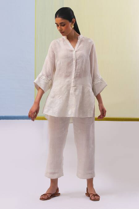 Buy Sue Mue Off White Linen Embroidery Collared Eana Tropical Flora Tunic With Pant Online at Aza Fashions Buy_Sue Mue_Off White Linen Embroidery Collared Eana Tropical Flora Tunic With Pant _Online_at_Aza_Fashions
