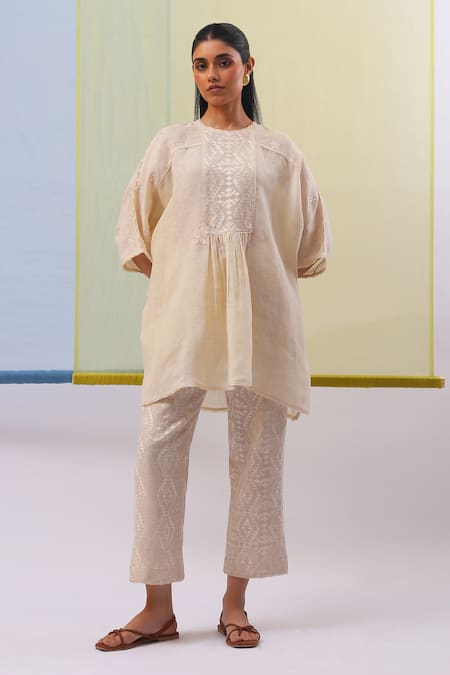 Sue Mue Ifra Patri & Geometric Thread Embroidered Tunic With Pant 