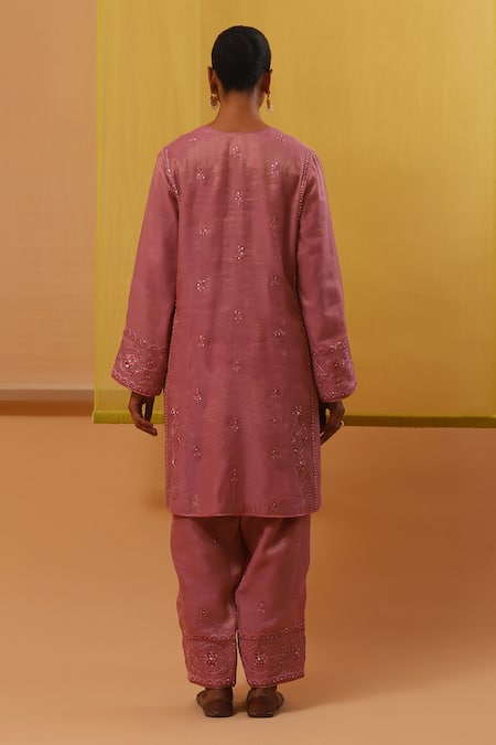 Shop Sue Mue Pink Silk Organza, , Handloom Isbah Gullista Thread Kurta Set at Aza Fashions Shop_Sue Mue_Pink Silk Organza, , Handloom Isbah Gullista Thread Kurta Set _at_Aza_Fashions