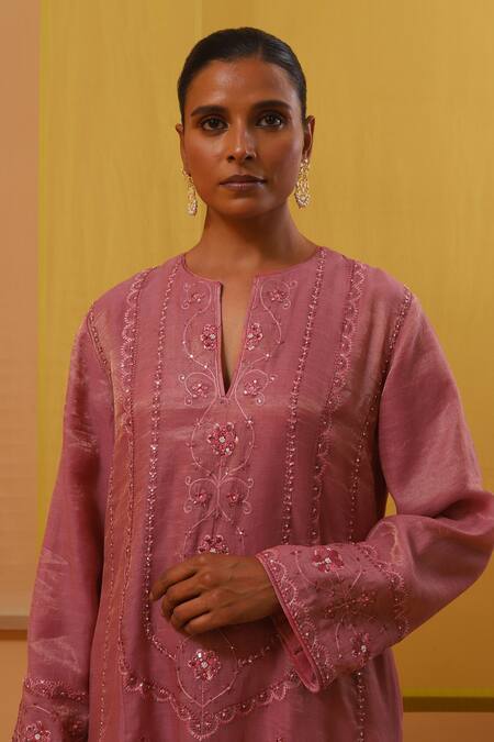 Sue Mue Pink Silk Organza, , Handloom Isbah Gullista Thread Kurta Set Online at Aza Fashions Sue Mue_Pink Silk Organza, , Handloom Isbah Gullista Thread Kurta Set _Online_at_Aza_Fashions