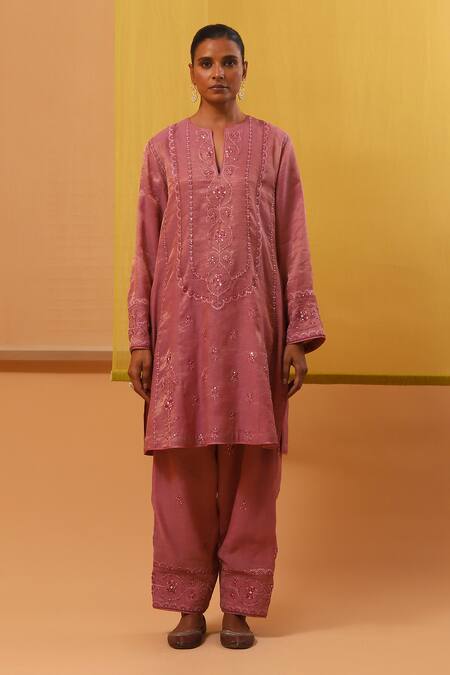 Shop Sue Mue Pink Silk Organza, , Handloom Isbah Gullista Thread Kurta Set Online at Aza Fashions Shop_Sue Mue_Pink Silk Organza, , Handloom Isbah Gullista Thread Kurta Set _Online_at_Aza_Fashions