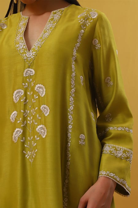Shop_Sue Mue_Off White Handloom Cotton, Silk Sequins, Aiza Bahar Thread And Zari Kurta Set _Online_at_Aza_Fashions
