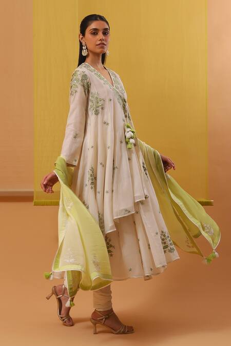 Buy Sue Mue Off White Chanderi, Chiffon, Taia Flora Vine Gara Angarkha Anarkali Set Buy_Sue Mue_Off White Chanderi, Chiffon, Taia Flora Vine Gara Angarkha Anarkali Set