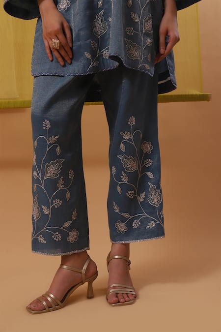 Shop Sue Mue Off White Silk Organza, Cotton, Handloom Hiba Gardenia Dori Kurta Pant Set Online at Aza Fashions Shop_Sue Mue_Off White Silk Organza, Cotton, Handloom Hiba Gardenia Dori Kurta Pant Set _Online_at_Aza_Fashions