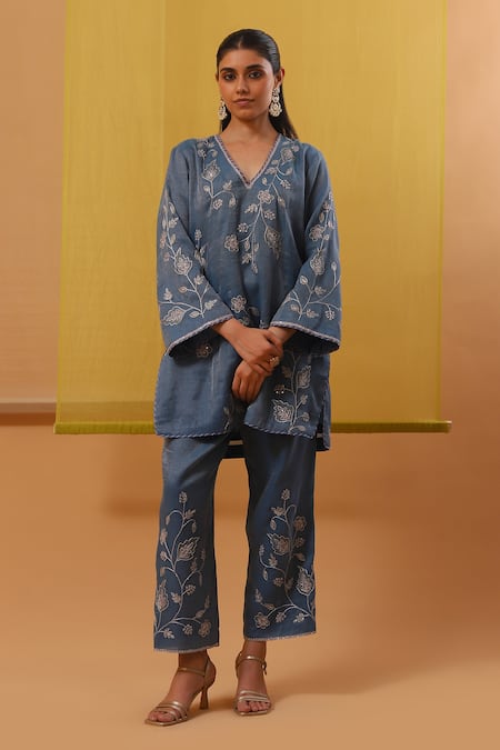 Sue Mue Off White Silk Organza, Cotton, Handloom Hiba Gardenia Dori Kurta Pant Set at Aza Fashions Sue Mue_Off White Silk Organza, Cotton, Handloom Hiba Gardenia Dori Kurta Pant Set _at_Aza_Fashions