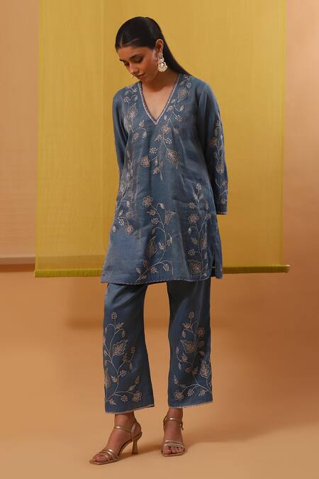 Buy Sue Mue Off White Silk Organza, Cotton, Handloom Hiba Gardenia Dori Kurta Pant Set Buy_Sue Mue_Off White Silk Organza, Cotton, Handloom Hiba Gardenia Dori Kurta Pant Set