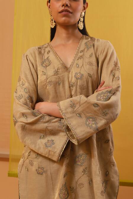 Buy Sue Mue Beige Silk Organza, Handloom Cotton Rida Garden Bloom Dori Kurta Pant Set Online at Aza Fashions Buy_Sue Mue_Beige Silk Organza, Handloom Cotton Rida Garden Bloom Dori Kurta Pant Set _Online_at_Aza_Fashions