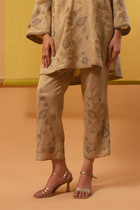 Shop Sue Mue Beige Silk Organza, Handloom Cotton Rida Garden Bloom Dori Kurta Pant Set Online at Aza Fashions Shop_Sue Mue_Beige Silk Organza, Handloom Cotton Rida Garden Bloom Dori Kurta Pant Set _Online_at_Aza_Fashions