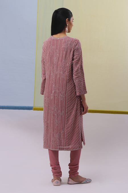 Shop Sue Mue Pink Silk, Georgette, Lycra Pearls, Hana Petunia Embroidered Kurta Set at Aza Fashions Shop_Sue Mue_Pink Silk, Georgette, Lycra Pearls, Hana Petunia Embroidered Kurta Set _at_Aza_Fashions