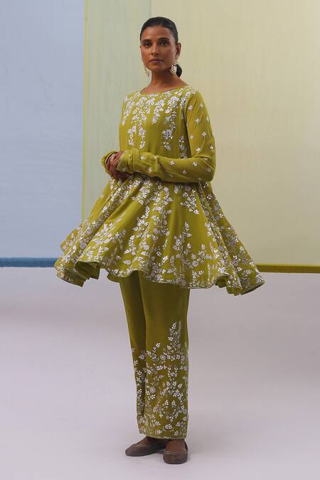 Sue Mue Green Silk Organza, Silk, Georgette Embroidery Boat Ditsy Bloom Anarkali Set at Aza Fashions Sue Mue_Green Silk Organza, Silk, Georgette Embroidery Boat Ditsy Bloom Anarkali Set _at_Aza_Fashions