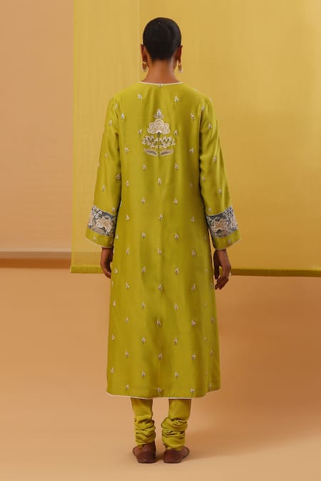 Shop Sue Mue Blue Handloom Cotton, Lycra Embroidery V-neck Iram Floral Neckline Kurta Set at Aza Fashions Shop_Sue Mue_Blue Handloom Cotton, Lycra Embroidery V-neck Iram Floral Neckline Kurta Set _at_Aza_Fashions