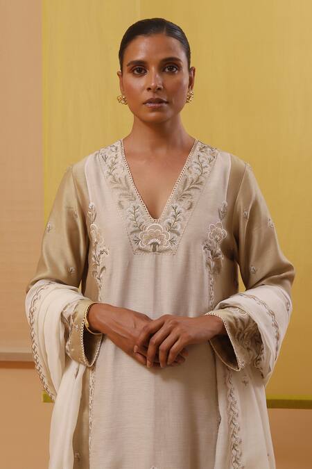 Buy Sue Mue Beige Lycra, Handloom Cotton Embroidery V-neck Liba Thread Kurta Set Online at Aza Fashions Buy_Sue Mue_Beige Lycra, Handloom Cotton Embroidery V-neck Liba Thread Kurta Set _Online_at_Aza_Fashions