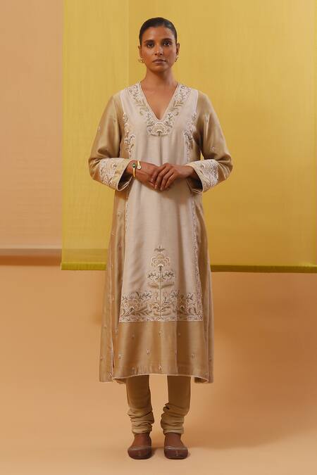 Sue Mue Beige Lycra, Handloom Cotton Embroidery V-neck Liba Thread Kurta Set at Aza Fashions Sue Mue_Beige Lycra, Handloom Cotton Embroidery V-neck Liba Thread Kurta Set _at_Aza_Fashions