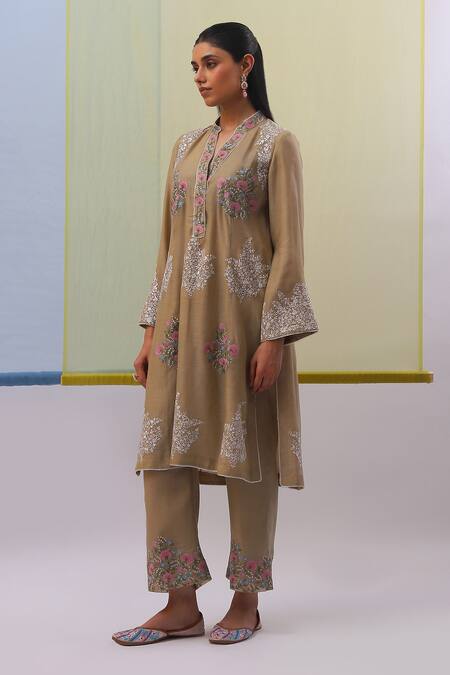 Sue Mue Beige Handloom Cotton, Chanderi Embroidery Mandarin Aafia Thread Kurta Pant Set at Aza Fashions Sue Mue_Beige Handloom Cotton, Chanderi Embroidery Mandarin Aafia Thread Kurta Pant Set _at_Aza_Fashions