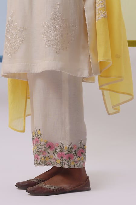Buy Sue Mue Off White Handloom Cotton, Chanderi Embroidery Aziza Thread Straight Kurta Set Online at Aza Fashions Buy_Sue Mue_Off White Handloom Cotton, Chanderi Embroidery Aziza Thread Straight Kurta Set _Online_at_Aza_Fashions