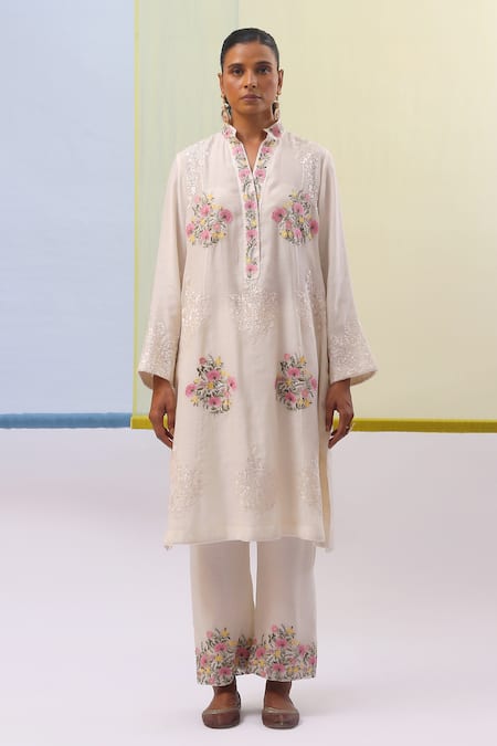 Sue Mue Off White Handloom Cotton, Chanderi Embroidery Aziza Thread Straight Kurta Set at Aza Fashions Sue Mue_Off White Handloom Cotton, Chanderi Embroidery Aziza Thread Straight Kurta Set _at_Aza_Fashions