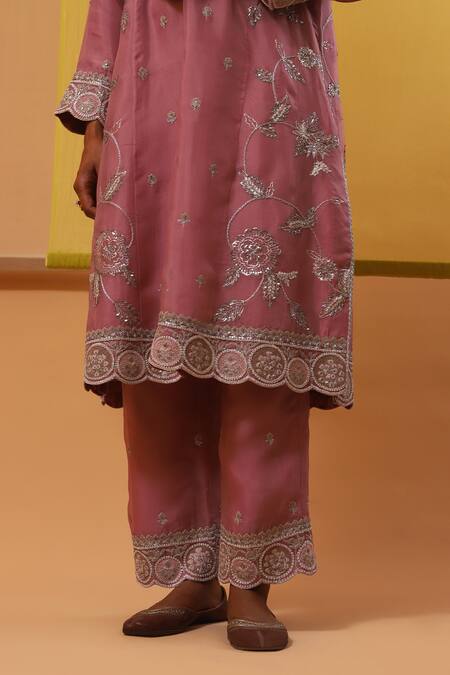 Sue Mue_Pink Handloom Cotton, Silk Pearls, Sequins, Embroidery Alizha Floral Kurta Set _Online_at_Aza_Fashions